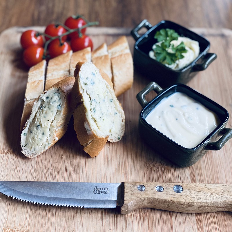 Stokbrood met huisgemaakte smeersels